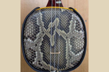 ★選べるレジンバチ★「三線工房ダイキ」チュン材赤塗り 蛇皮二重張り三線セット｜三線 三線工房 沖縄 セット 三線セット バチ レジンバチ 沖縄県 豊見城市(CU008)