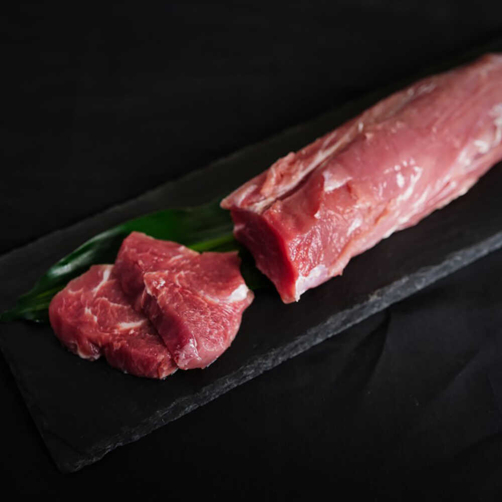 【ふるさと納税】『香心ポーク』ヒレ ブロック 2本（約1.1kg）豚肉 冷凍 熊本県産 【有限会社 コーシン】 豚肉 豚 ポーク ヒレ肉 フィレ 熊本 熊本県 九州 冷凍 ブロック 肉 にく ヘルシー とんかつ カツ 揚げ物 料理 [AYCK015]