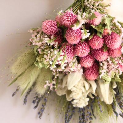 ふるさと納税 茅野市 信州八ヶ岳の麓から贈る 千日紅のドライフラワースワッグM(ライトピンク) |  | 02