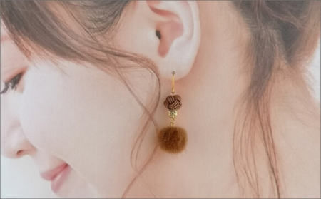 ＊うす茶×ライトブラウン＊水引ピアス/玉結びとフェイクファーのピアス