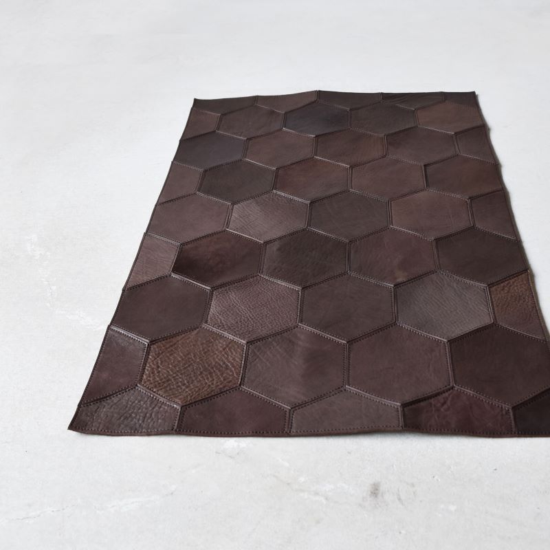 Teha’amana Mat honeycomb Smoke テハマナ 玄関マット ベーシック ブラウン 革 皮 雑貨 おしゃれ レザー 本革 こだわりの逸品 地域特産品 ギフト 自分用 人気 おすす
