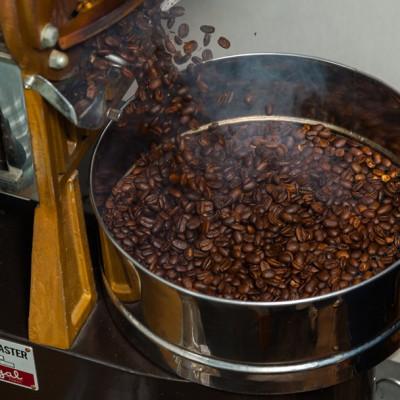 ふるさと納税 松山市 【毎月定期便】コーヒー「深煎りマンデリン200g(粉)」坊っちゃん珈琲 自家焙煎　全6回 |  | 01