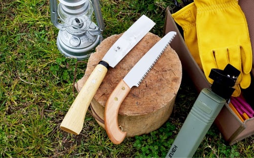 [KAKURI] ナタとノコ サヤ（鞘）付 鉈 のこぎり 薪割り キャンプ用品 アウトドア用品 【019S028】