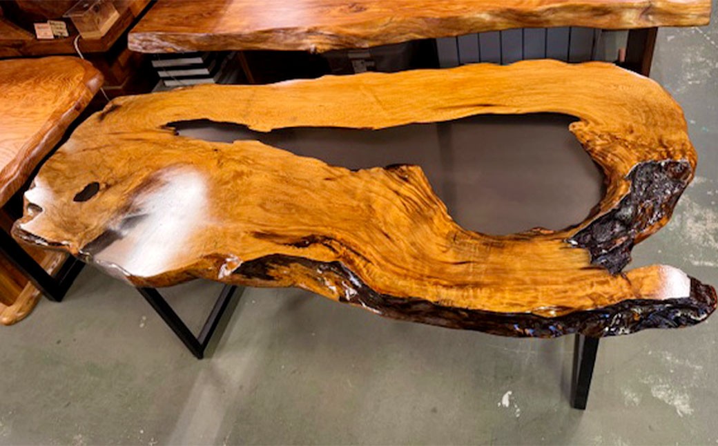 
            屋久杉レジンテーブル（座卓・ダイニング）  伝統 工芸 太宰府 福岡県 やくすぎ 机 インテリア 
          