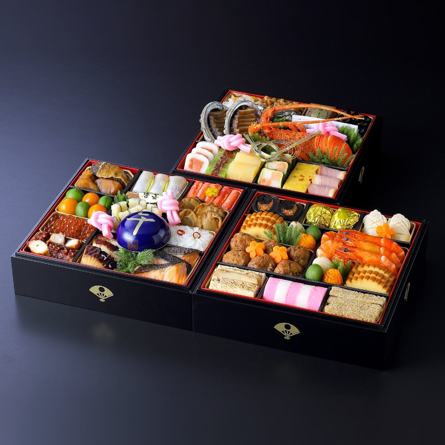 ＜下鴨茶寮＞和おせち 三段「午」陶器製珍味入れ付(冷蔵／４～5人前)【12月31日お届け】