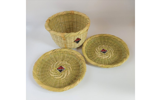 
            【レビューキャンペーン実施中】富士北麓”勝山”スズ竹細工「小皿2枚＋米研ぎザル小(3合)」セット 山梨県伝統工芸品
          