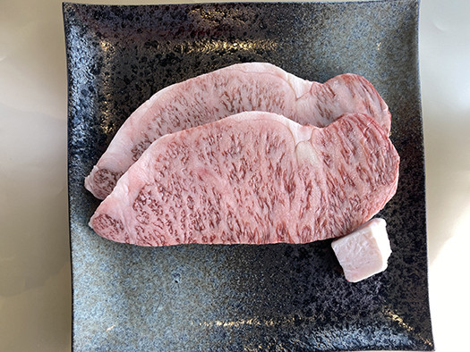 
            近江牛 サーロイン ステーキ 440g ( 220g × 2枚 ) 【AB92W】 ( 近江牛 サーロインステーキ すてーき サーロイン 近江牛 国産 ブランド 和牛 神戸牛 松阪牛 に並ぶ 日本三大和牛 絶品 高級 極上 特選 大人気 ギフト 牛肉 リピート多数 おすすめ 近江牛 ランキング 限定 高評価 黒毛和牛 オススメ )
          