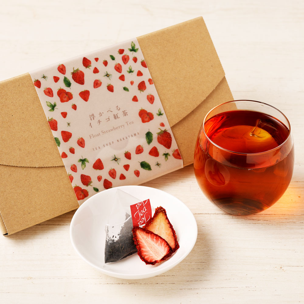 【ふるさと納税】浮かべるイチゴ紅茶 2箱セット ( 紅茶 約1.5g 苺スライス 約3g ) 合計8セット 紅茶 苺 いちご ティーバック 高森町産 熊本県産 九州産 送料無料