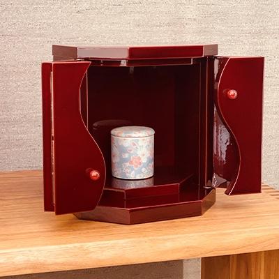 ふるさと納税 高山市 【飛騨春慶小型仏壇】勾玉mini　分骨納めブルー g122