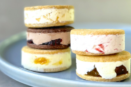 A-1264 島根シャインマスカットのレーズンバターサンドと美都いちごバターサンド【菓子 焼菓子 スイーツ バターサンド 甘さ控えめ 果物 フルーツ ドライフルーツ シャインマスカット Shine M