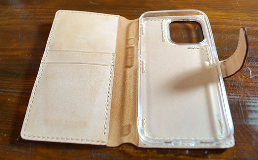 本革製手帳型iPhoneカバー （iPhone 14 Plus用）＜ダークブラウン＞ 国産牛ヌメ革 ハンドメイド スマホ 手帳型 カバー iPhone iPhone14 本革 レザー 革製品 F6L-