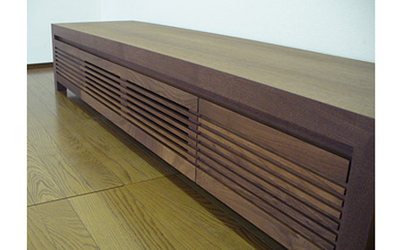 【HARKI テレビボード 180cm】 ウォールナット オイルフィニッシュ リモコン対応 無垢材のルーバー扉が印象的なテレビボード 家具 テレビ台 テレビボード TVボード AVボード 棚 リビング