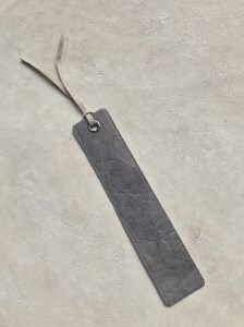  鹿革のしおり ２枚セット（焦げ茶色・茶色）【R00298】