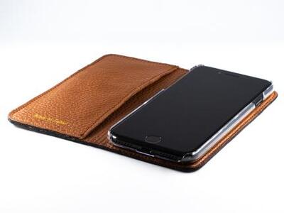 maf pinto アイフォーンケース 本革 日本製 (iPhone SE 第2世代 ／ 8 ／ 7, ) ADRIA LINE 【キャラメル】