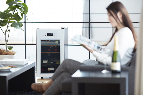 ワインセラー ZERO Advance　SA22-W（ホワイト）