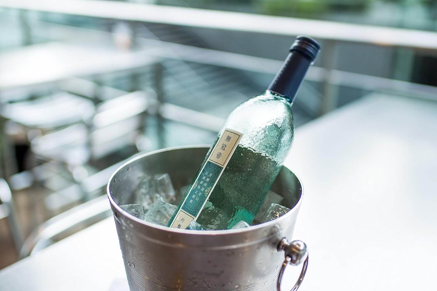 日本酒 セット 菊水 吟醸 「 無冠帝 」 720ml × 2本 四合瓶 新潟県産 米 100% 使用 地酒 贈答用 贈り物 おすすめ お酒 日本酒 プレゼント 父の日 お中元 お歳暮 記念日 ギフト