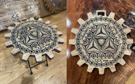 【ウォルナット】サイドテーブル Deepshadow ディープシャドウ（1台）（幅 430mm×奥行 430mm×高さ 380mm）机 テーブル 彫刻 キャンプ 軽量 天然木 折り畳み【GGCrew】