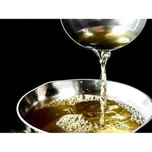 土佐屋の冷凍うどん2種3パック（カレーうどん×2パック＆肉うどん×1パック）と土佐屋の出汁パックセット（1）