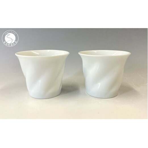 中仙窯 有田焼 白磁 ひねり蕎麦猪口ペア 中尾純作 作家 作家物 白磁 白 器 食器 蕎麦猪口 カップ 小鉢 伝統工芸 和食 日本食 bf012