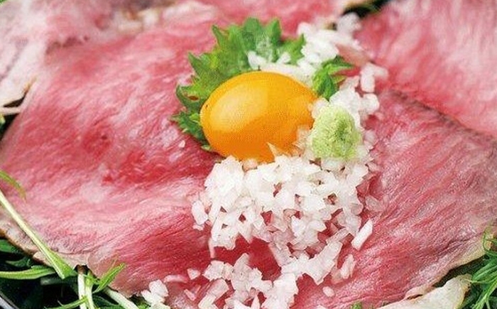 
                  ローストビーフ 近江牛サーロインローストビーフ重（梅）/ 牛肉 お肉 和牛 黒毛和牛 日本三大和牛 ブランド牛 A4 A5 ランク 霜降り 高級肉 特製タレ お弁当 どんぶり 贅沢ランチ ディナー カフェ ごちそう お取り寄せ グルメ 食事券 ギフト プレゼント 贈り物 贈答用 御祝 内祝 誕生日 記念品 特産品 / 栗東市 / Cafe Felice （カフェフェリーチェ）[BIAT004]
                