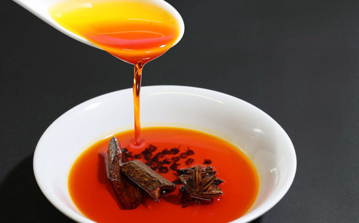 辛すぎるけどクセになる！ドンシュー酸辣拉麺セット ラーメン 4食 辣油 ラー油 島根県雲南市/株式会社　呑舟 [AIAX001]