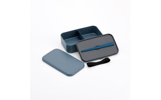 
            箸付き 弁当箱 1000ml 1段 ランチボックス お弁当 18cm 大人 メンズ バイオマス 
環境に配慮したランチボックス  アッシュカラー アッシュブルー【子供 食洗機可 電子レンジ可 仕切付 ランチベルト】 スケーターPLB10HB 670091 奈良県 奈良市 なら 6-308
          