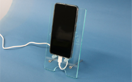 わ！ガラス色のかわいい「おおつ光ルくん」スマホスタンド