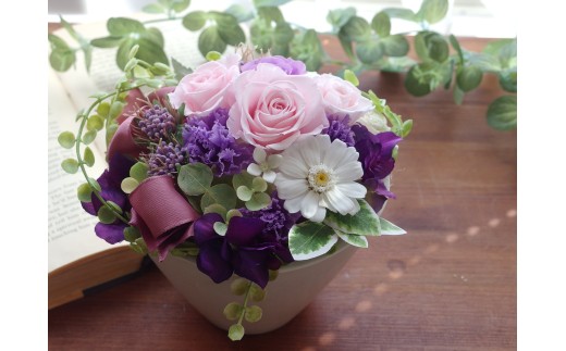 ピンクローズと紫のカーネーションアレンジ ｜ 花 はな フラワー ピンク 紫 アレンジ ギフト プレゼント 贈り物 インテリア プリザーブドフラワー フラワーギフト プリザーブドフラワーアレンジ 花贈り 記念日 誕生日 雑貨 新築祝い 結婚祝い 長野県 松川村 AF17
