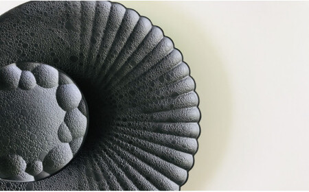 A25-290 有田焼 テーブルコーディネートがグッと引き締まる黒い器／4点セット 深海三龍堂 食器 おしゃれ 黒い器 黒い皿 お皿 小鉢 吉右エ門 モダン