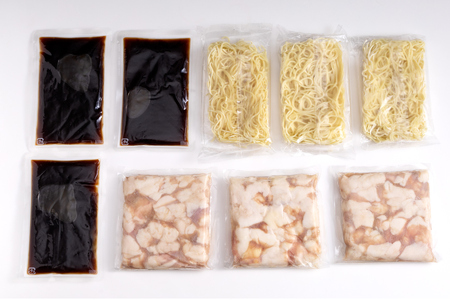 やまや もつ鍋 博多 もつ鍋セット あごだし 醤油味 3～4人前×3 [やまやコミュニケーションズ 福岡県 筑紫野市 21760875] モツ鍋 セット 国産 牛モツ ホルモン 牛ホルモン ちゃんぽん