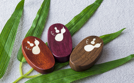 唯一無二のデザイン・貝象嵌(かいぞうがん)箸置きセット 箸置き ハシ はし置き 5個 天然木 木製 岩手県北上市 夢工房 D0339