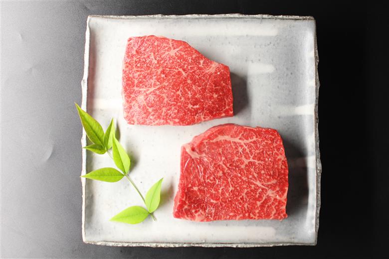 特選近江牛　赤身ステーキ【200ｇ×２枚】 B-C04 株式会社びわこフード(近江牛専門店 万葉)