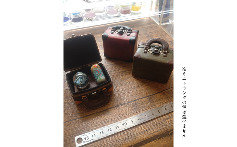 旅する絵画（タイプGM＋） とんぼ玉 2個セット (収納用ミニトランク 1個) 手作業 てのひらサイズ 小さなトランク ミニトランク 美しい コンパクト ミニチュア アート ギフト Beans Roo