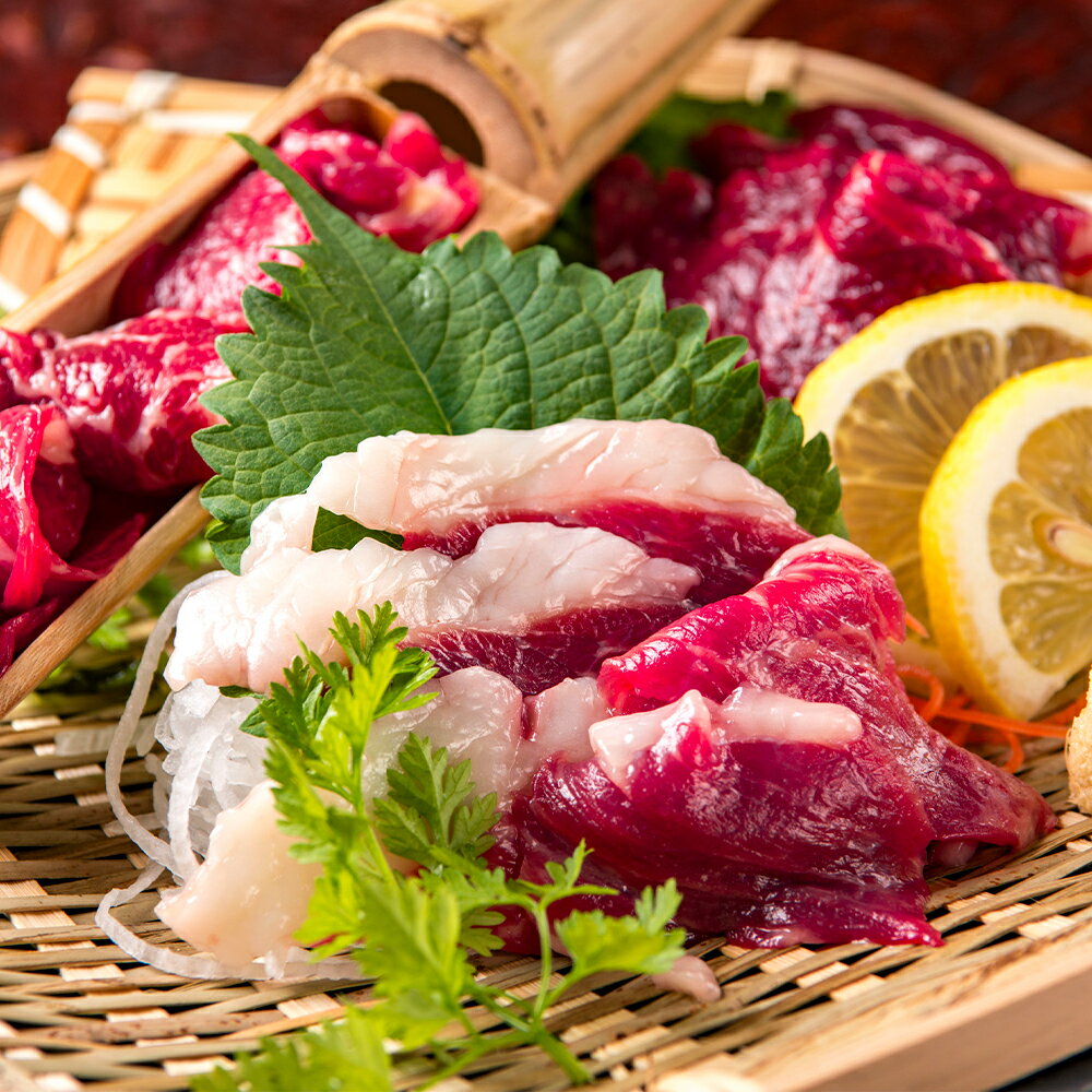 【ふるさと納税】赤身馬刺し 計約200g（約50g×4パック） 醤油・おろししょうが付き 馬刺 馬肉 お肉 赤身 しょうゆ 生姜 ショウガ 小分け 個包装 冷凍 熊本県 人吉市 送料無料