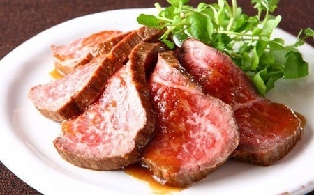 《4ヶ月》牛タン 日本酒 定期便 贅沢 国産 牛タン 仙台牛 ローストビーフ 地酒 定期 肉 黒タン 塩味 酒「浦霞」「四季の松島」阿部勘酒造 チョイス限定 宮城県 塩竈市 5402206