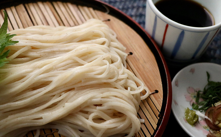 【 花袋めん 】 プレミアム齋徳うどん 麺 10人前  (200g×5)  武州羽生名産 素朴 明治六年創業 武州羽生名産 全粒粉 無添加 株式会社斉徳商店 埼玉県 羽生市 プレミアム齋徳うどん 10
