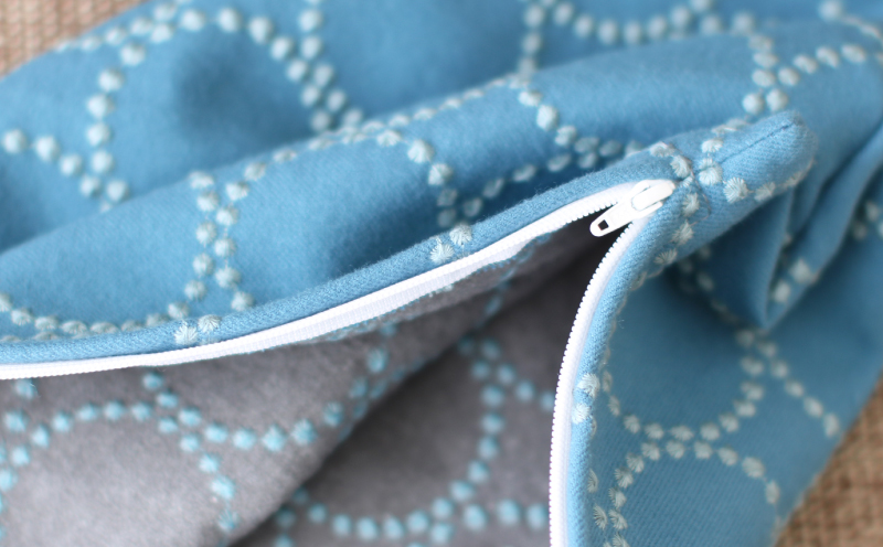 ミニクッション 長方形 タンバリン生地 ブルー 約42×26cm ミナペルホネン 秋山木工 秋山木工株式会社 国産 静岡県 藤枝市