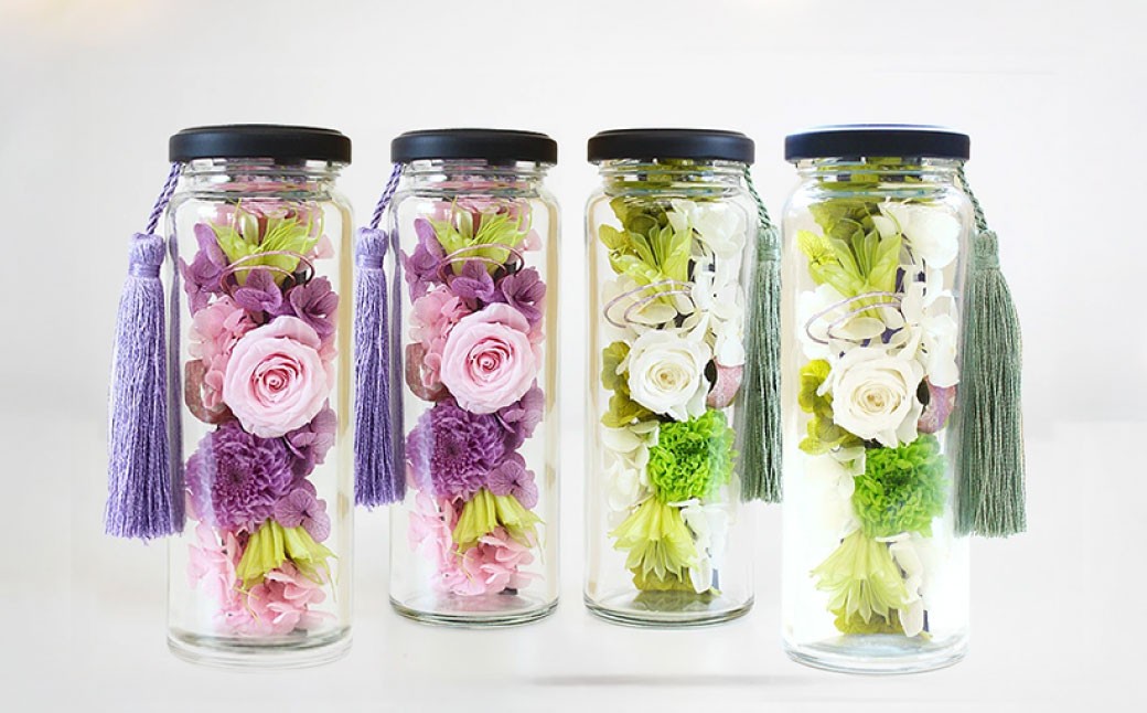 
            【選べるカラー】 仏花 お供えボトル セット 手提げ袋付 仏壇用 プリザーブドフラワー （ピンクパープル ／ ホワイトグリーン） ボトルフラワー 花 フラワー お供え 仏壇 手入れ不要 日用品 雑貨 九州 熊本県 熊本市
          