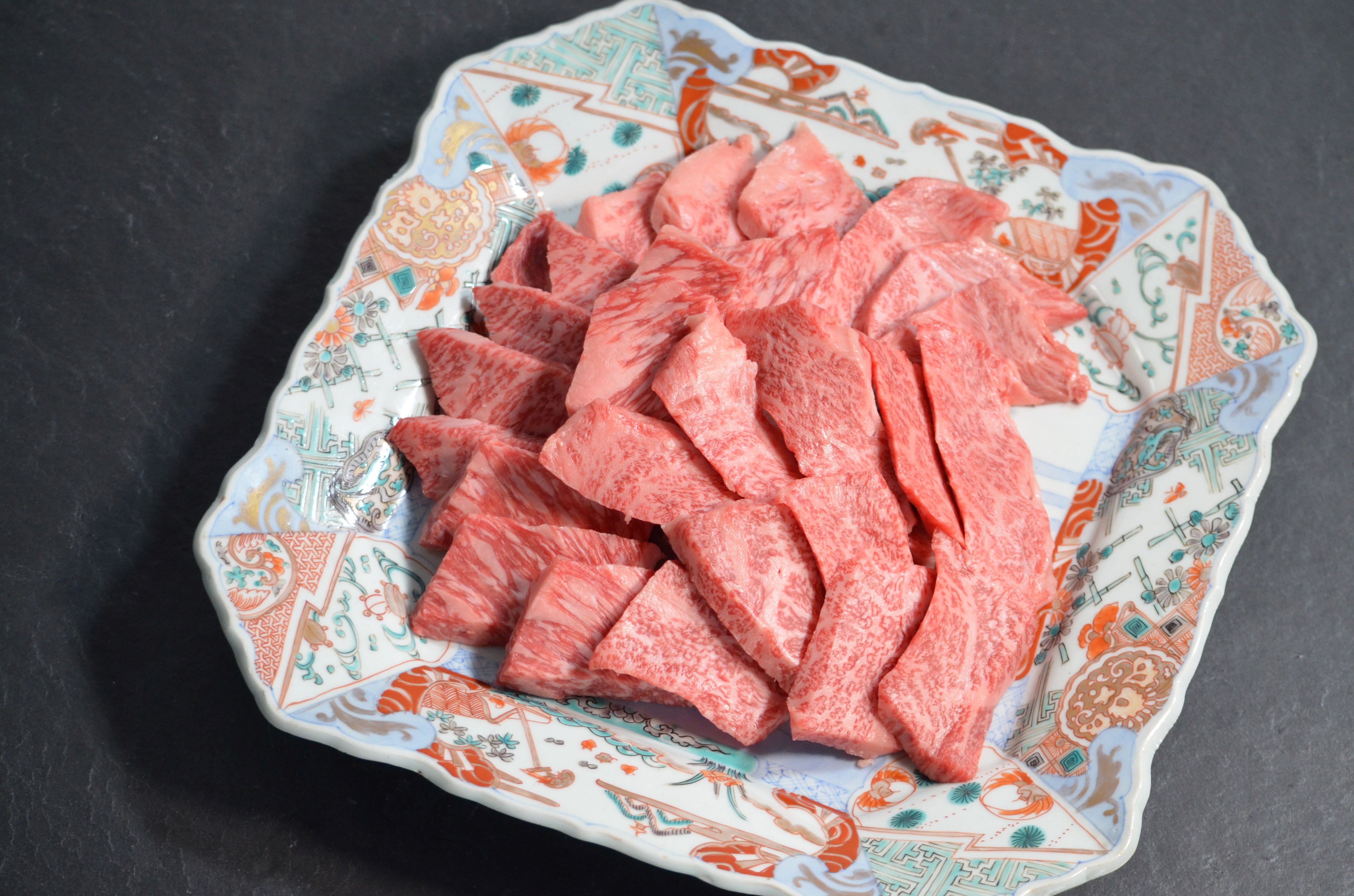 
            鳥取和牛 カルビ焼肉 1.2kg（600g×2P）
          