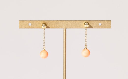 
            ダイヤ入り2wayピンクサンゴピアス［K18］| アクセサリー ピアス ジュエリー 珊瑚 赤珊瑚 宝石 サンゴ プレゼント クリスマス バレンタイン カジュアル レディース シンプル 贈答用 人気 高価 貴重品 金 ゴールド おすすめ ふるさと納税ダイヤ ふるさと納税ピアス ふるさと納税サンゴ ふるさと納税宝石 ふるさと納税ジュエリー ふるさと納税アクセサリー 高知県 室戸市
          