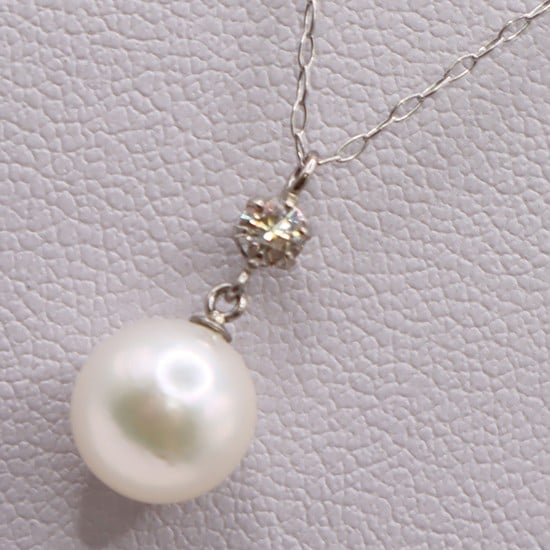 
            1931 Pt あこや本真珠　7.0㎜up　ダイヤモンド0.09ct　ペンダントネックレス
          