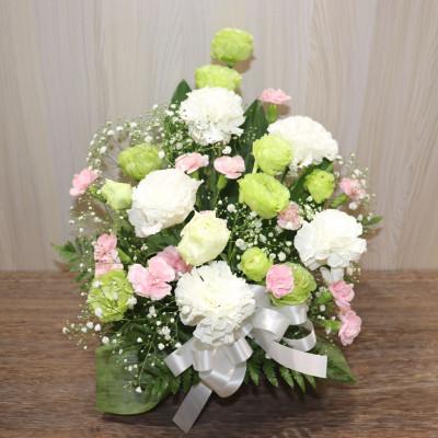 ふるさと納税 ふじみ野市 白とグリーンのお花で上品な雰囲気のお供えアレンジ