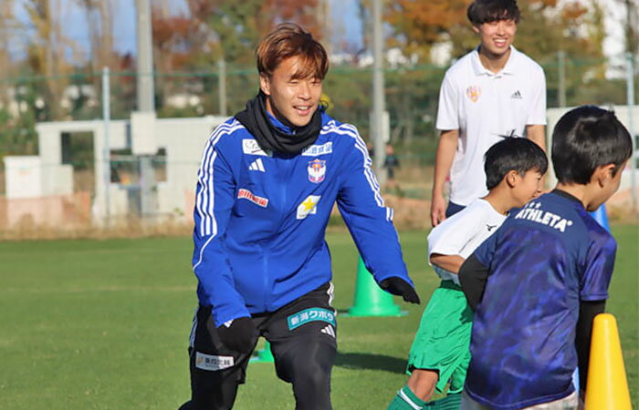 【ふるさと納税】アルビレックス新潟 サッカー教室 スポーツ教室 サイン会 選手とのサッカー教室体験（子ども1名様分）【アルビレックス新潟】