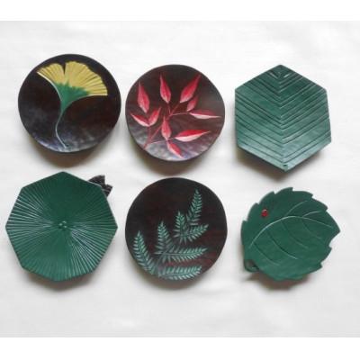 ふるさと納税 伊達市 【漆器】花柄の豆皿 5枚と葉の柄の豆皿 6枚　計11枚セット(各直径 約8〜11cm) |  | 02