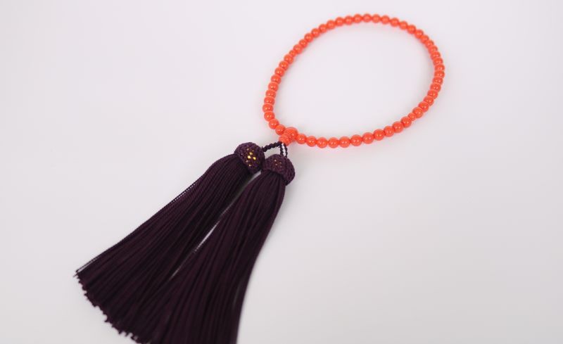 
            赤珊瑚の片手数珠 訳あり宝石サンゴ 5mm玉 数珠袋付き 珊瑚 さんご 数珠 仏具 お盆 葬式 法事 葬儀 法要 レディース 女性用 お守り 高知県 室戸市
          