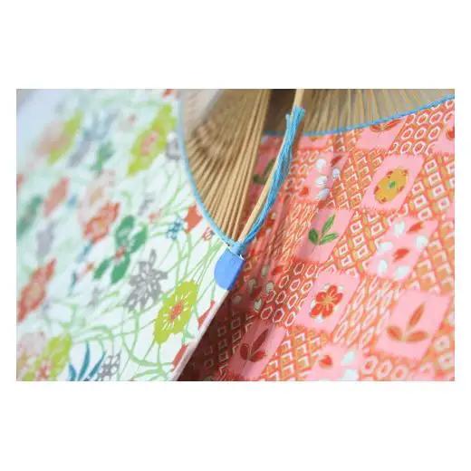 日永うちわ　伊勢木綿　菊づくし（中）うちわ立て付