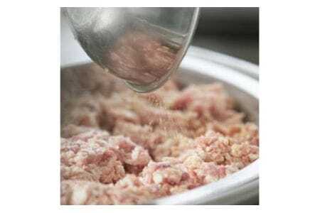 IFFA金賞受賞！ ピザケーゼ スライス 360g（90g×4） 無塩せき 豚 豚肉 肉 チーズ 加工品 料理 食事 おかず 高級 ブランド 自宅 家庭 プレゼント お祝い 山形県 高畠町 F21B-