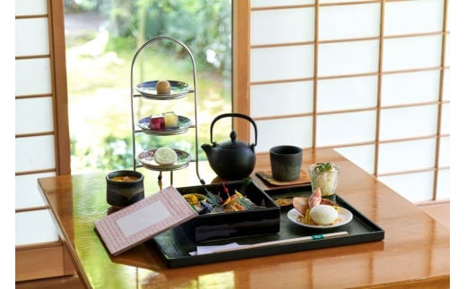
【翠嵐 ラグジュアリーコレクションホテル 京都】「茶寮 八翠」「和のアフタヌーンティー」ペアチケット
