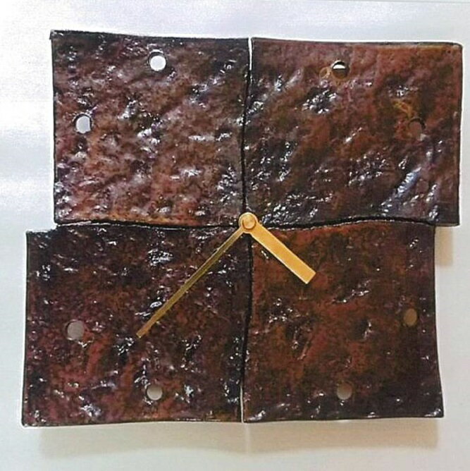 【ふるさと納税】数量限定 掛け時計 陶板 【クラック】時計 陶器 焼き物 贈り物 インテリア シンプル プレゼント お祝い 母の日 父の日 敬老の日 誕生日 結婚祝い AD6