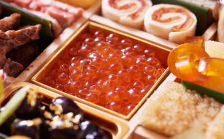 【赤坂ながとも】おせち料理 三段重 / 4~6人前 和食 日本料理 お取り寄せ 先行予約 年内発送 おせち 正月 お正月 新年 お節料理 お節 御節料理 御節 3段重 冷蔵 愛媛県 (063)